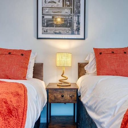 Dudley-5 Beds-Contractors-Parking-Long Stay! Экстерьер фото