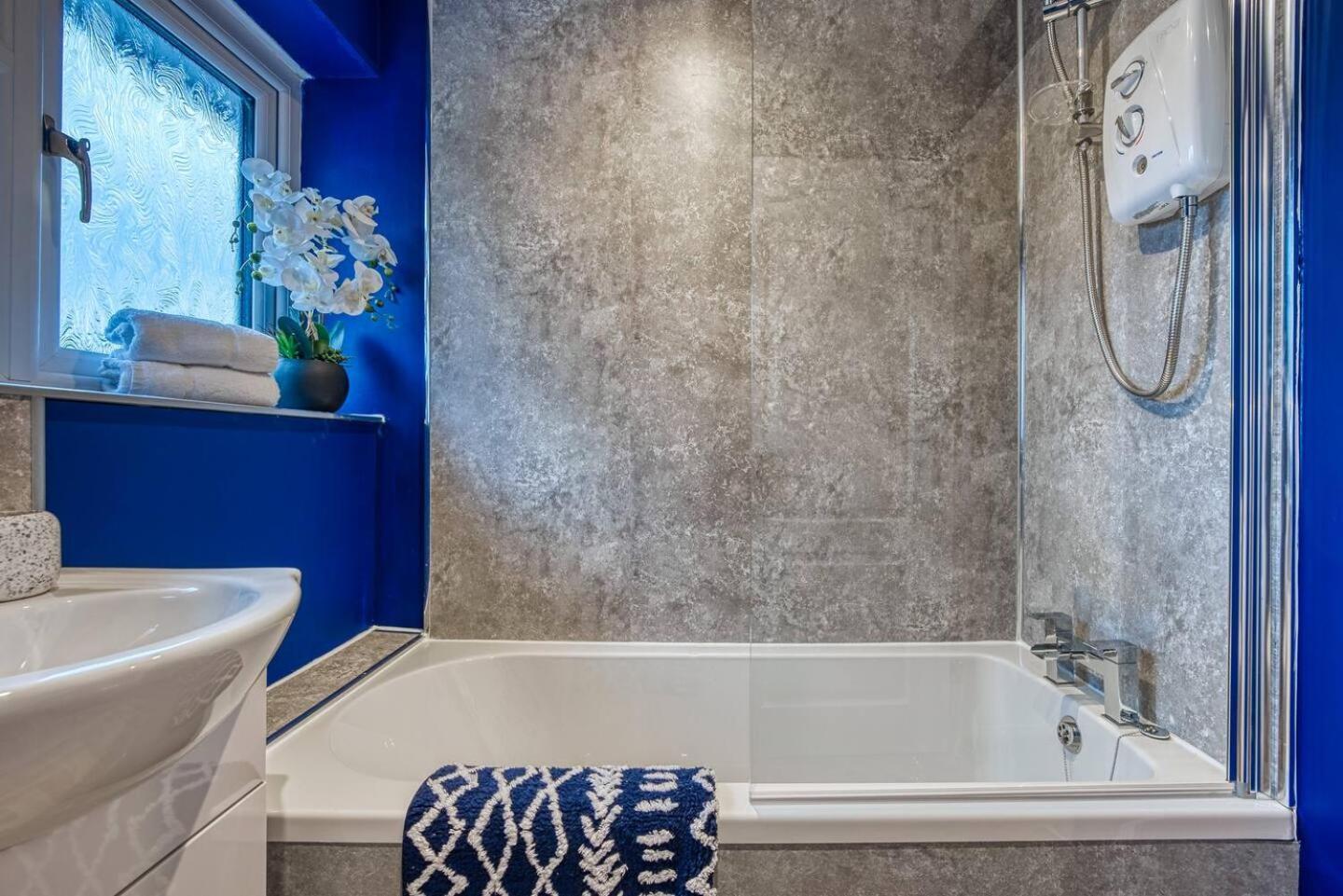 Dudley-5 Beds-Contractors-Parking-Long Stay! Экстерьер фото